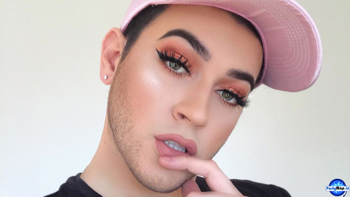 Photo of Manny at an appearance