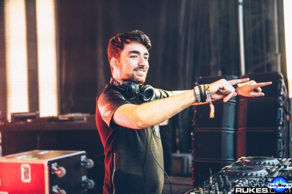 Photo of Oliver Heldens at a concert