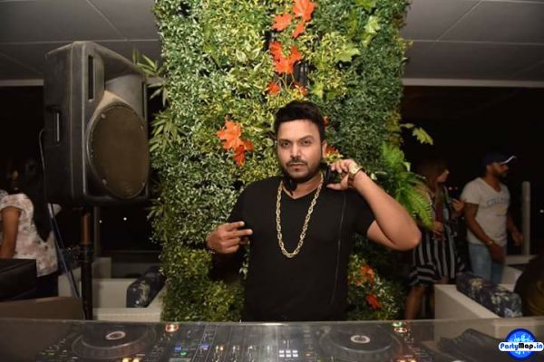 Photo of DJ Rawking at an appearance