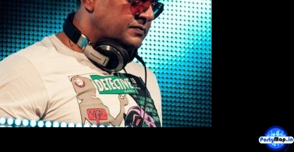 Photo of DJ Beat2 at a concert