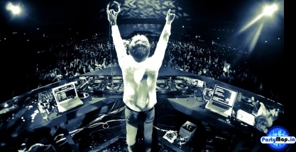 Photo of DJ Rave at an appearance