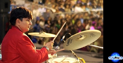 Photo of Falguni Pathak at a show