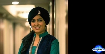 Photo of Harshdeep Kaur at a concert