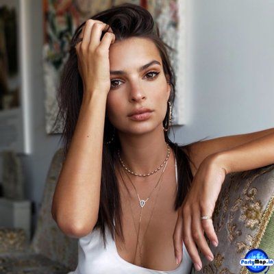 Official profile picture of Emily Ratajkowski