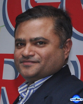 Photo of Nikhil Desai at a show