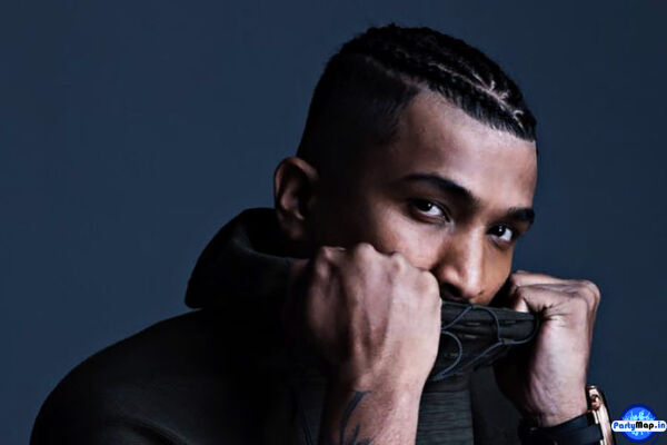 Photo of Divine at an appearance