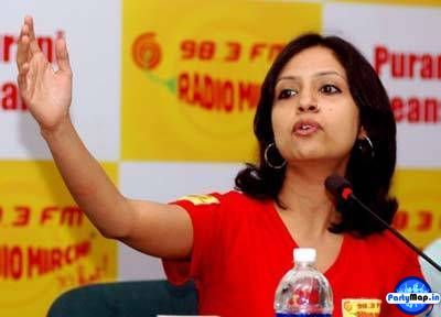 Photo of RJ Sayema at a concert