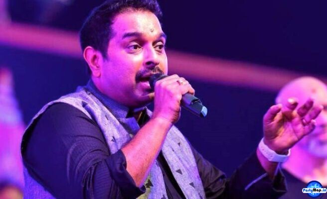 Photo of Shankar Mahadevan at a show