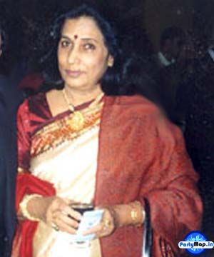 Photo of Aarti Mukherji at a show