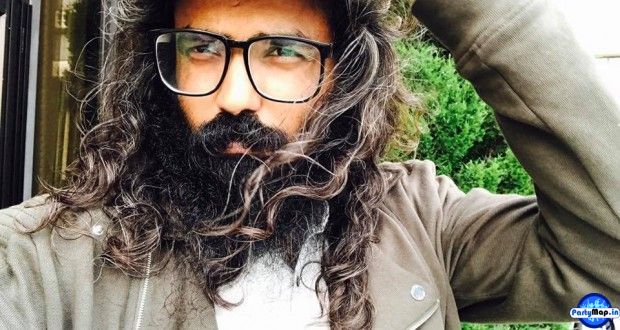 Photo of Asrar at an appearance