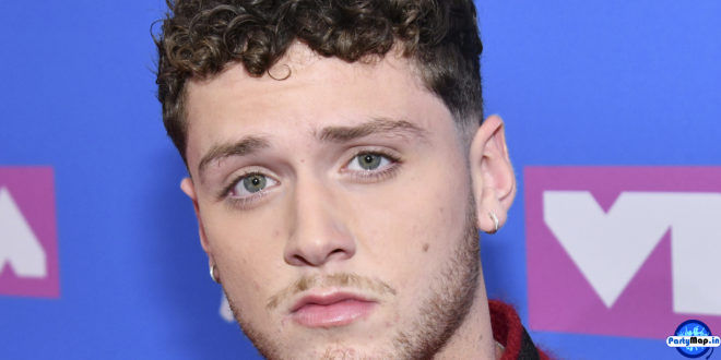 Photo of Bazzi at a show