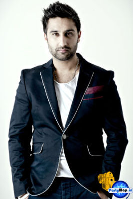 Photo of Bups Saggu at a concert