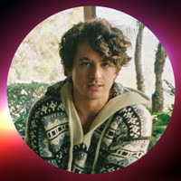 Official profile picture of Charlie Puth