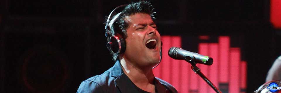 Photo of Clinton Cerejo at a show