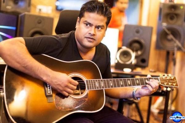 Photo of Clinton Cerejo at a concert