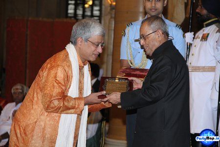 Photo of Dhruba Ghosh at a show