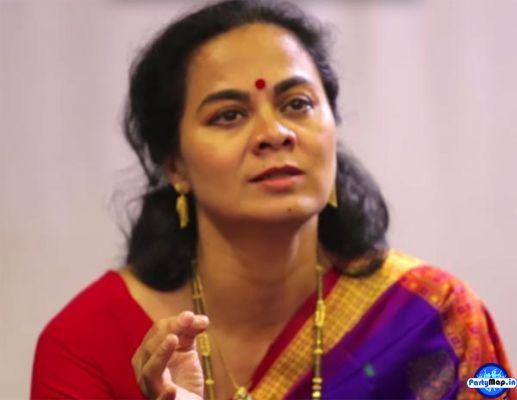 Photo of Dr Sangeeta Shankar at a show