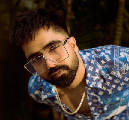 Photo of Harrdy Sandhu at an appearance