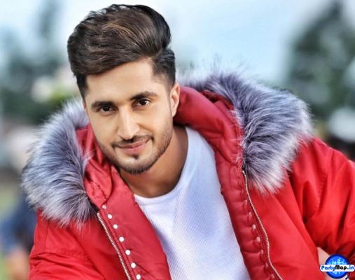 Photo of Jassie Gill at a concert