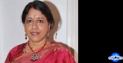 Photo of Kavita Subramaniam at a show