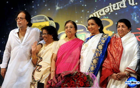 Photo of Meena Khadikar at a show