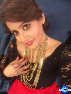 Photo of Miss Pooja at a concert