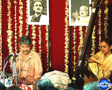 Photo of Mukul Shivputra at a show
