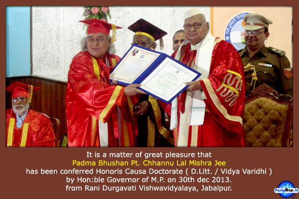 Photo of Pandit Chhannulal Mishra at a concert