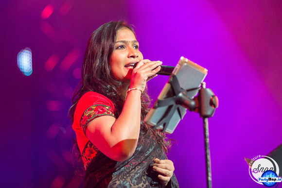 Photo of Priya Himesh at a concert
