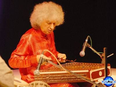 Photo of Pt Shiv Kumar Sharma at a show