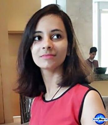 Photo of Rashmeet Kaur at a concert