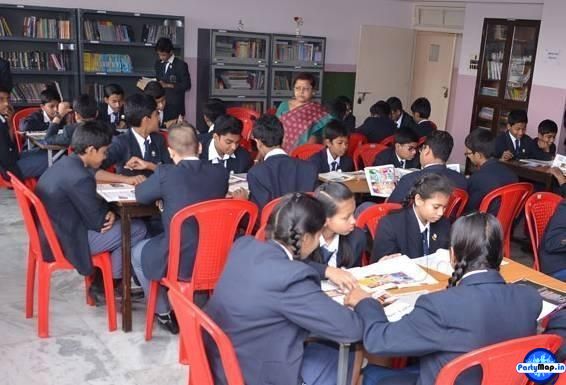 Photo of Sh Ram Narayan at a show