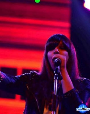 Photo of Shannon Donald at an appearance