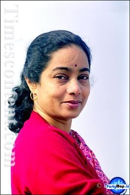 Photo of Shruti Sadolikar Katkar at a show