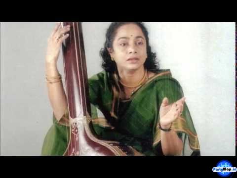 Photo of Shruti Sadolikar Katkar at a concert