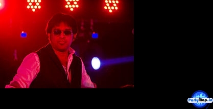 Photo of Stephen Devassy at a concert