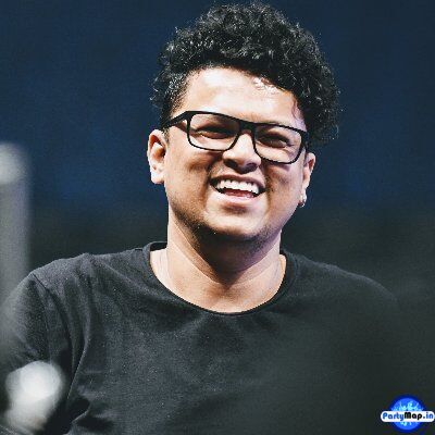 Photo of Sunny M.R. at a show