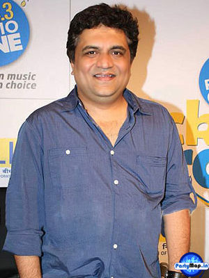 Photo of Swanand Kirkire at a show