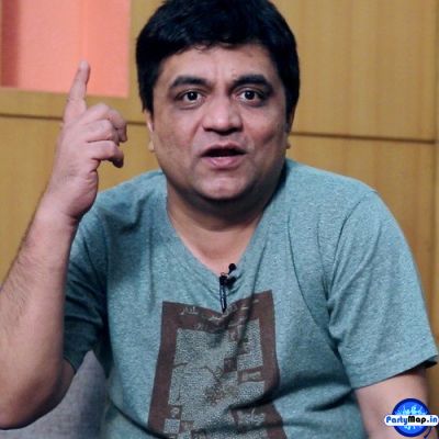 Photo of Swanand Kirkire at a concert