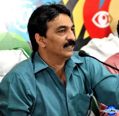 Photo of Unni Menon at a show