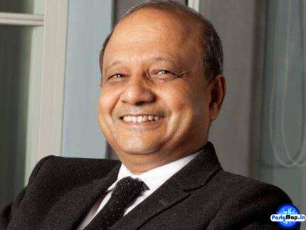 Photo of Vinod Aggarwal at a show