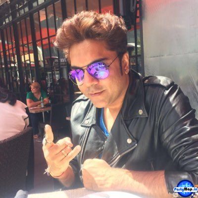 Photo of Vipin Aneja at a show