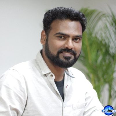 Photo of Vivek Hariharan at a show