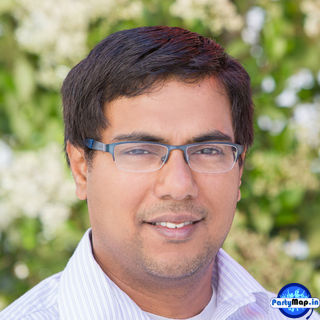 Photo of Vivek Hariharan at a concert