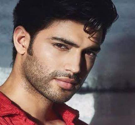 Photo of Zaeden at an appearance