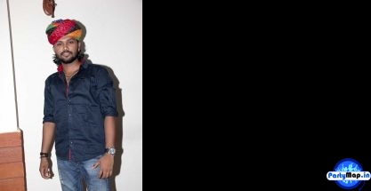 Photo of Swaroop Khan at a show