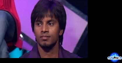 Photo of Swaroop Khan at a concert