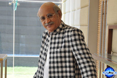 Photo of Deepak Gheewala at a concert