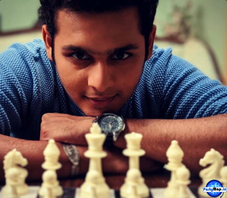 Photo of Dev Joshi at an appearance