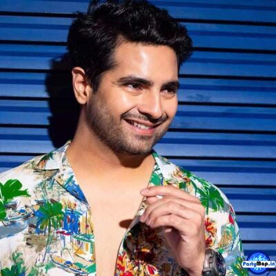 Photo of Karan Mehra at a show
